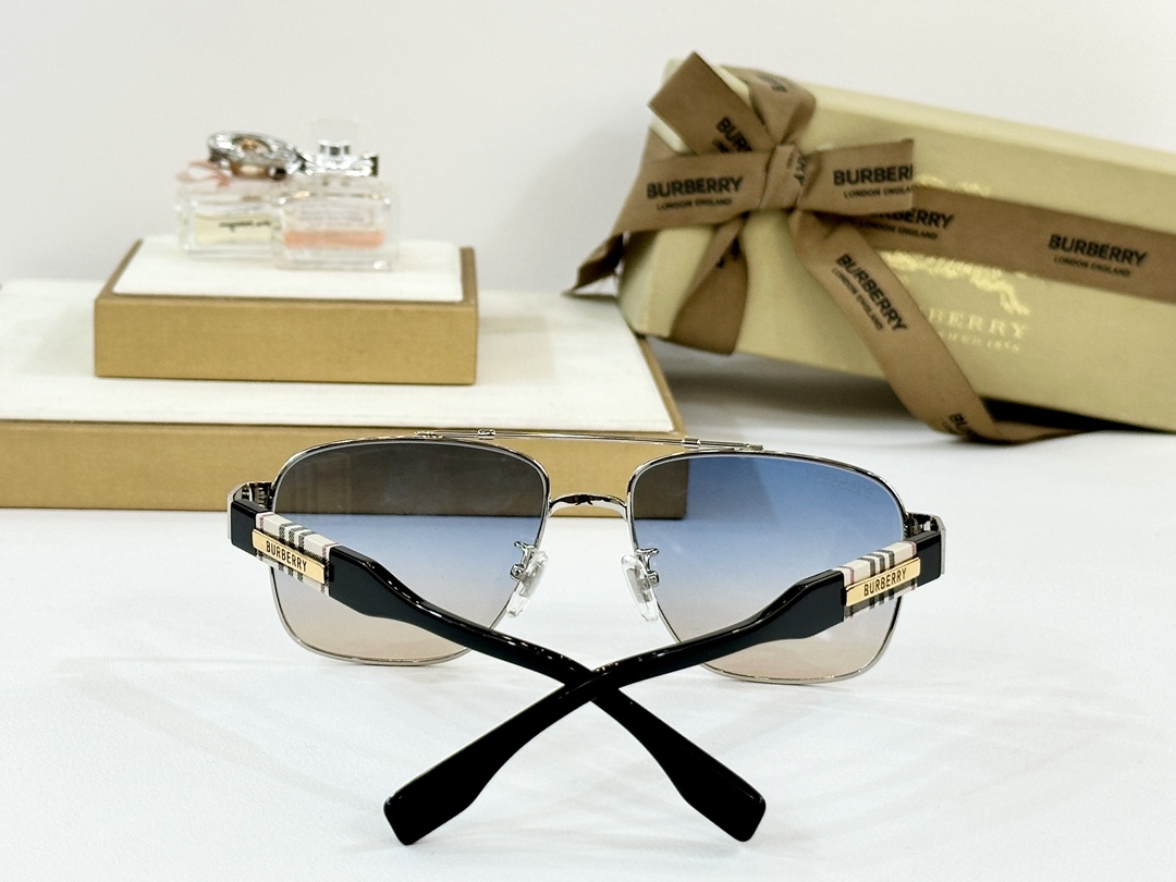  BURBERRY
MOD：BE2394
Size：54口17 145
