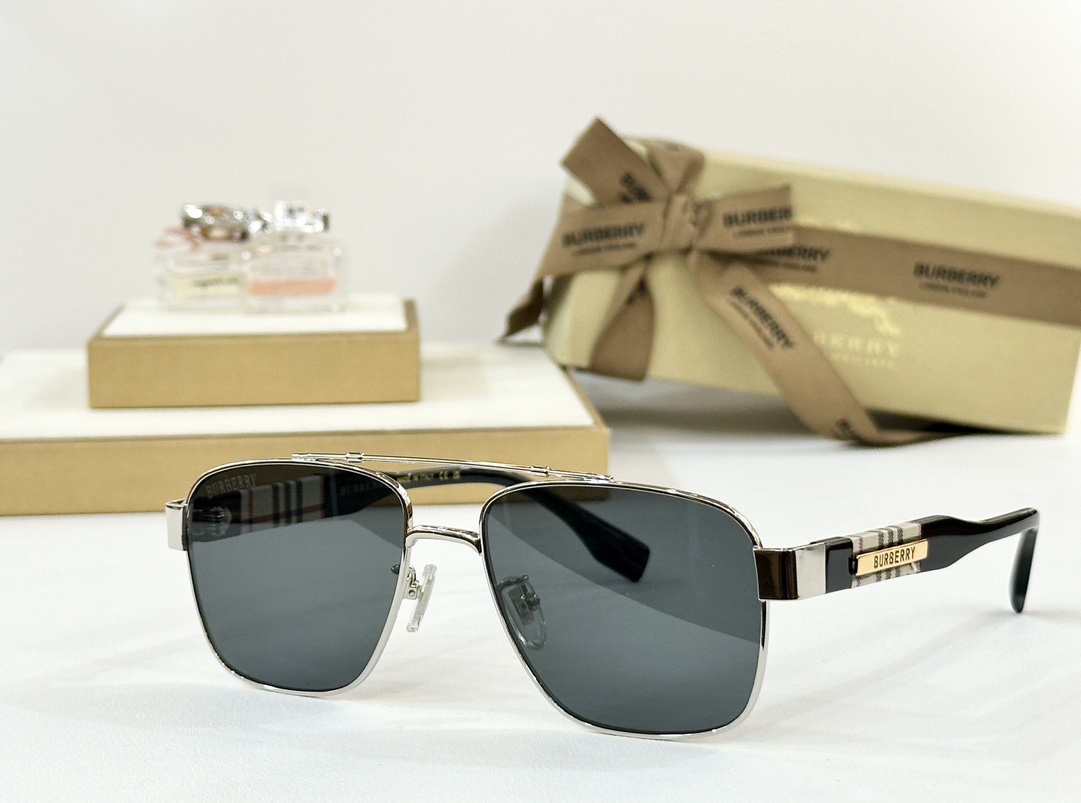  BURBERRY
MOD：BE2394
Size：54口17 145
