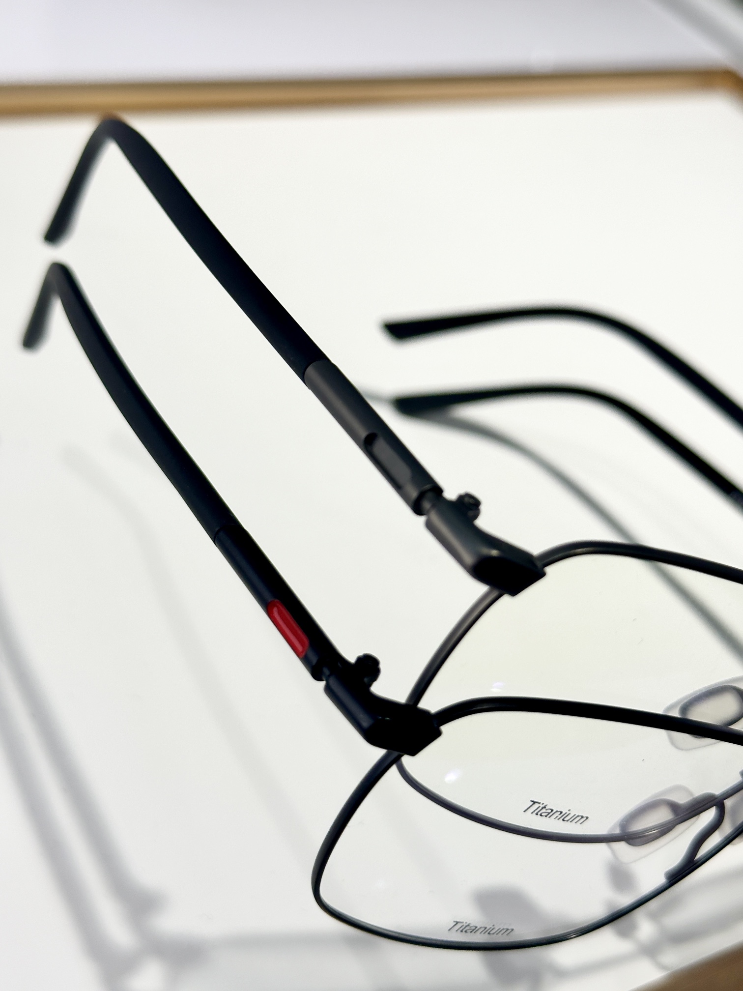  PORSCHE
MODEL：
Size：58口16-145
Titanium

