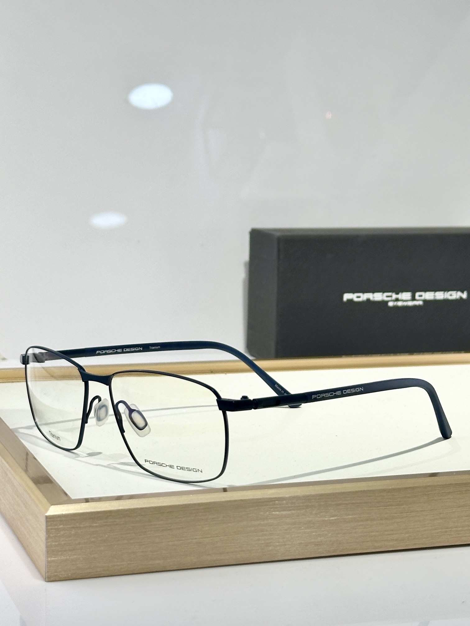  PORSCHE
MODEL：
Size：58口16-145
Titanium
