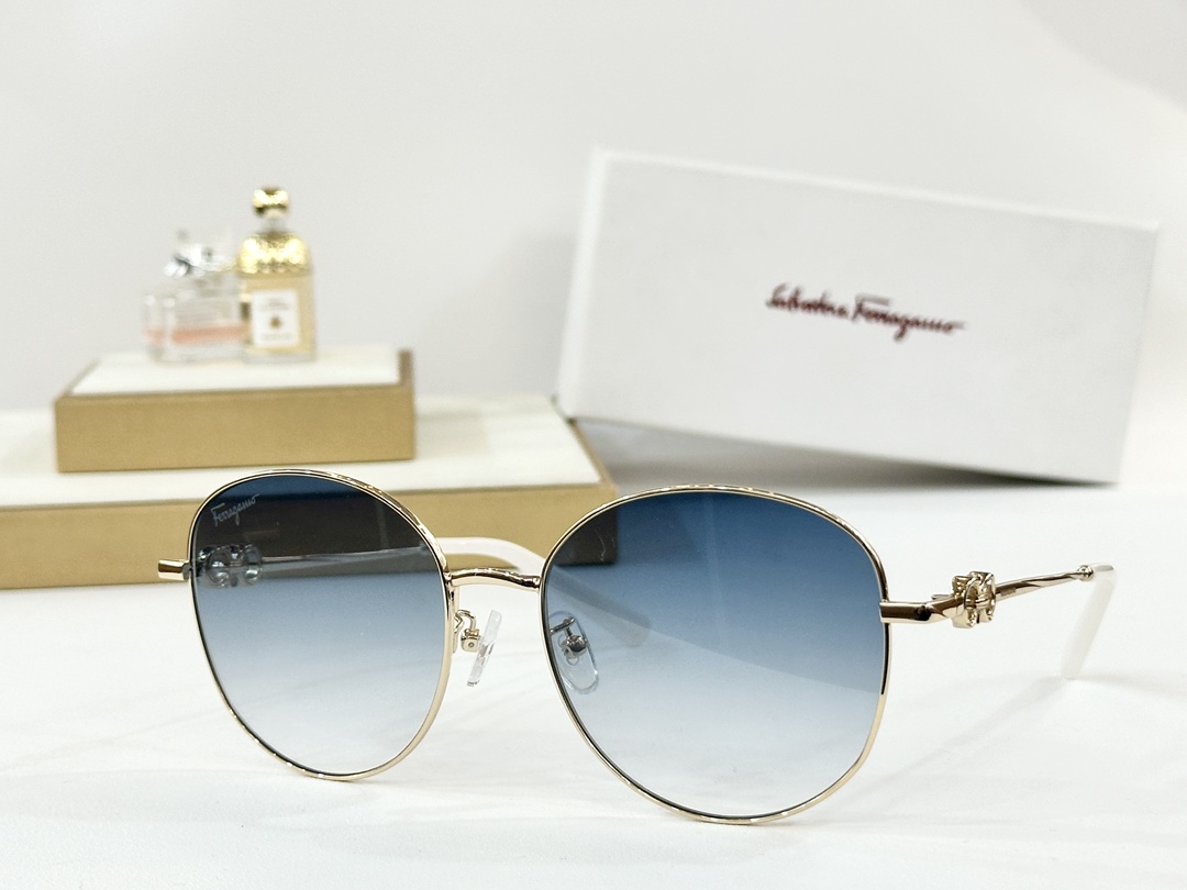 FERRAGAMO MOD：SF305Size:59口18-140。