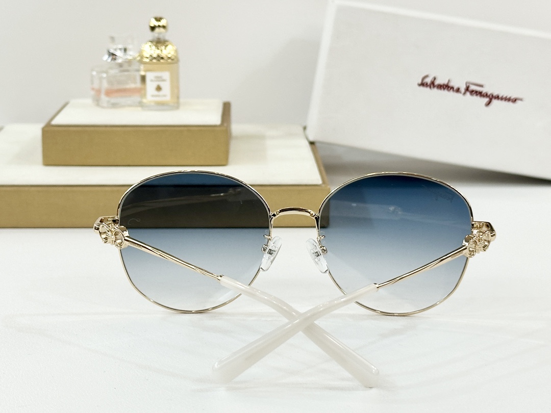 FERRAGAMO MOD：SF305Size:59口18-140。