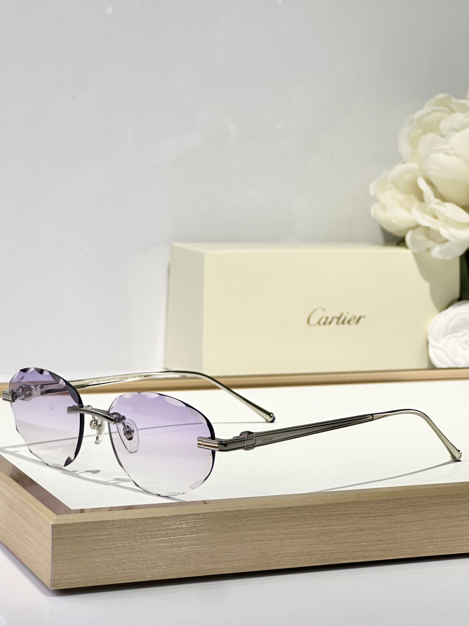 Cartier
MOD：CT0611S
Size：145
 
变色