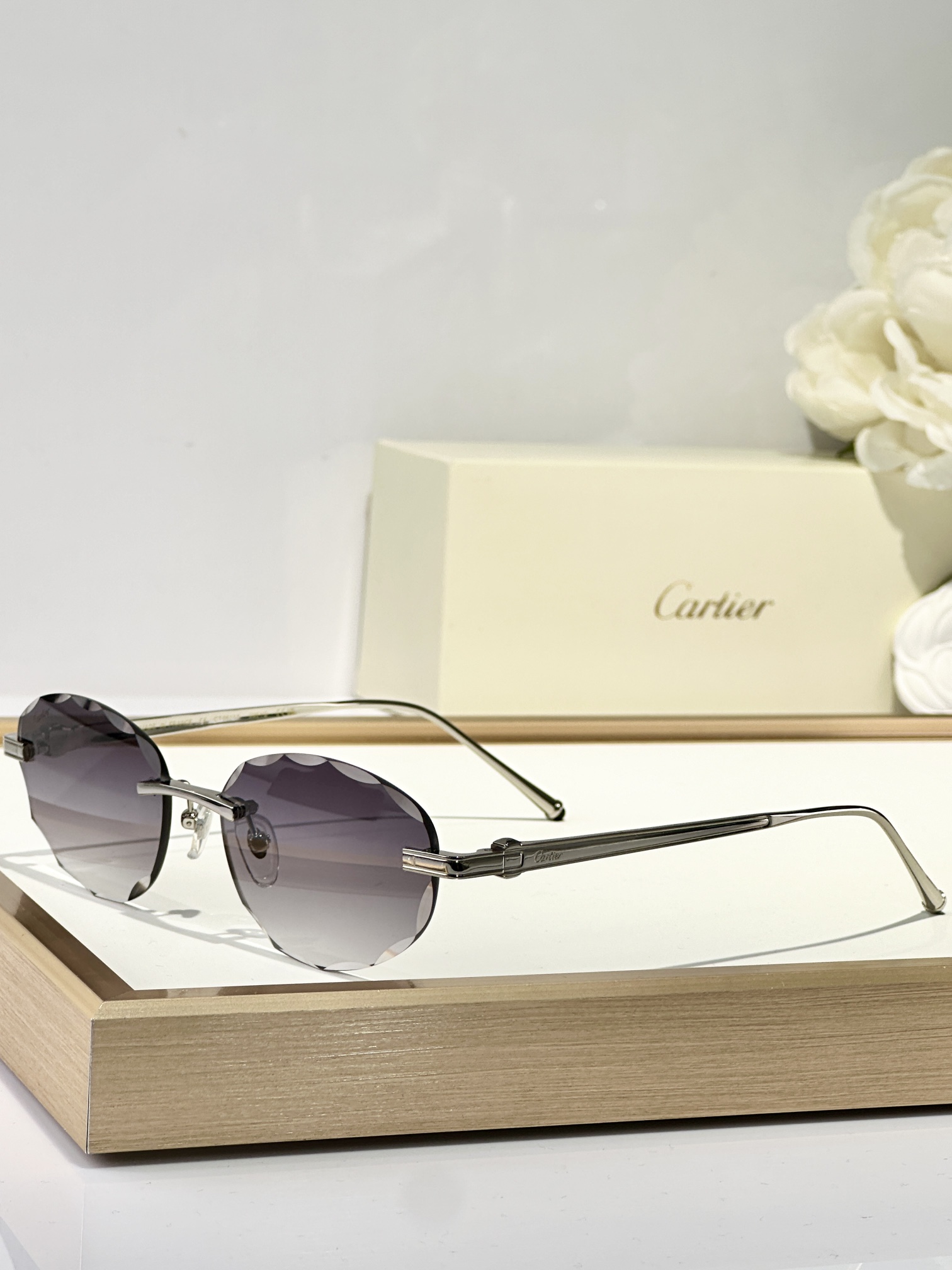 Cartier
MOD：CT0611S
Size：145
 
变色