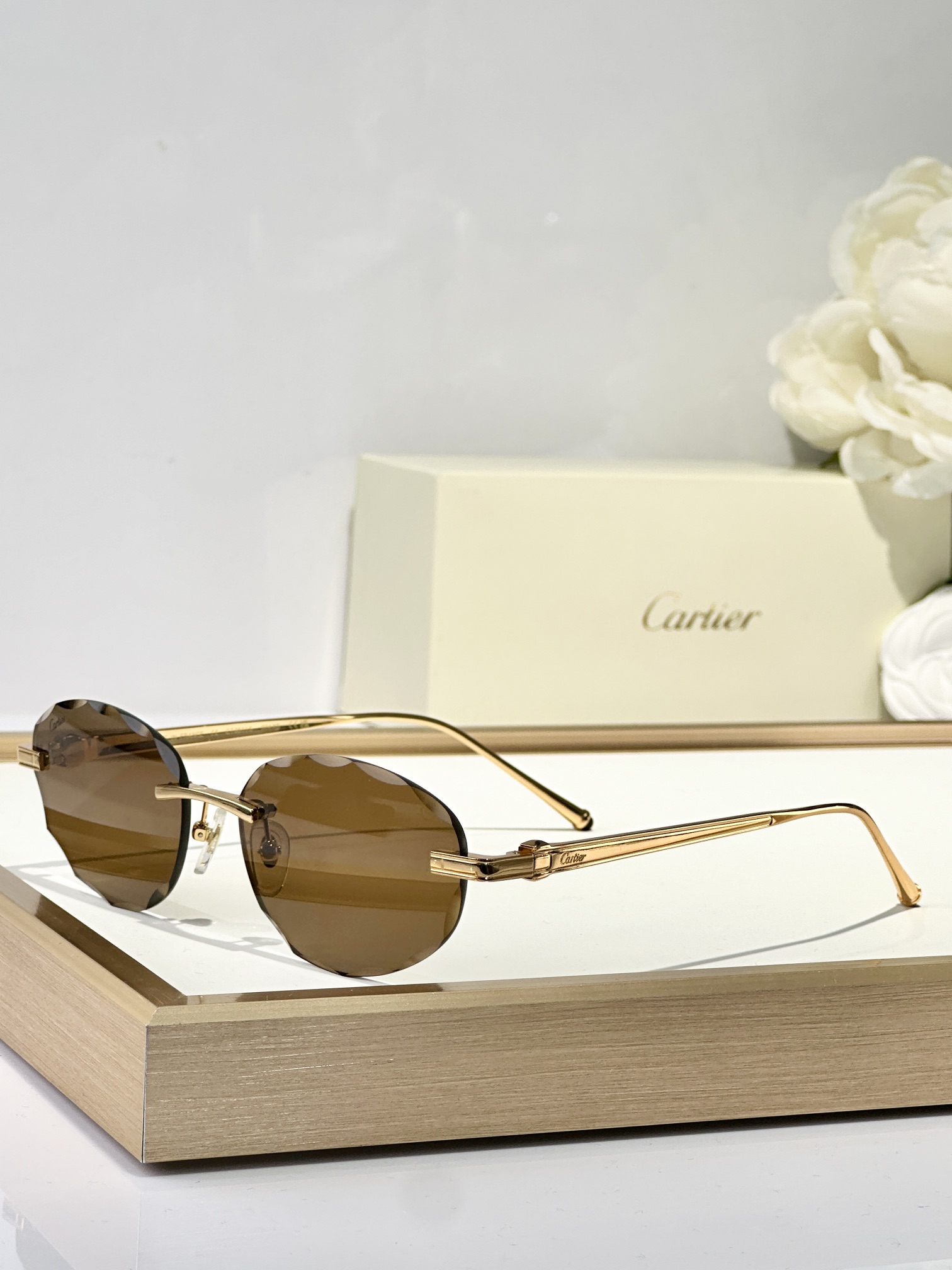 Cartier
MOD：CT0611S
Size：145
 
变色
