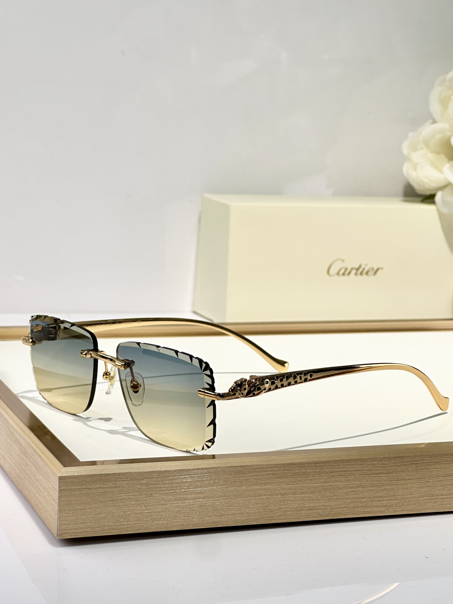  Cartier
MOD：CT9527O
Size：56口17 130
