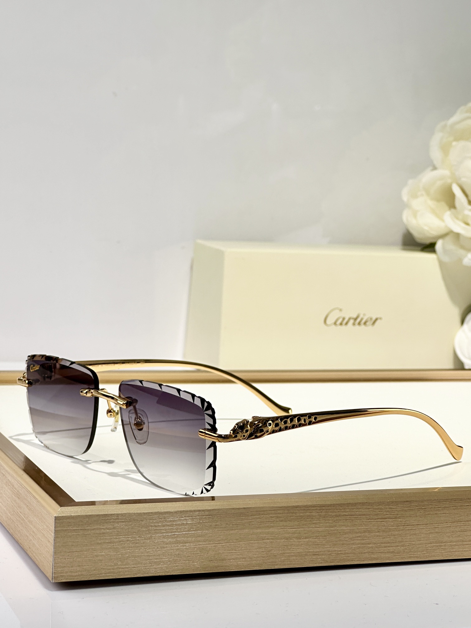  Cartier
MOD：CT9527O
Size：56口17 130
