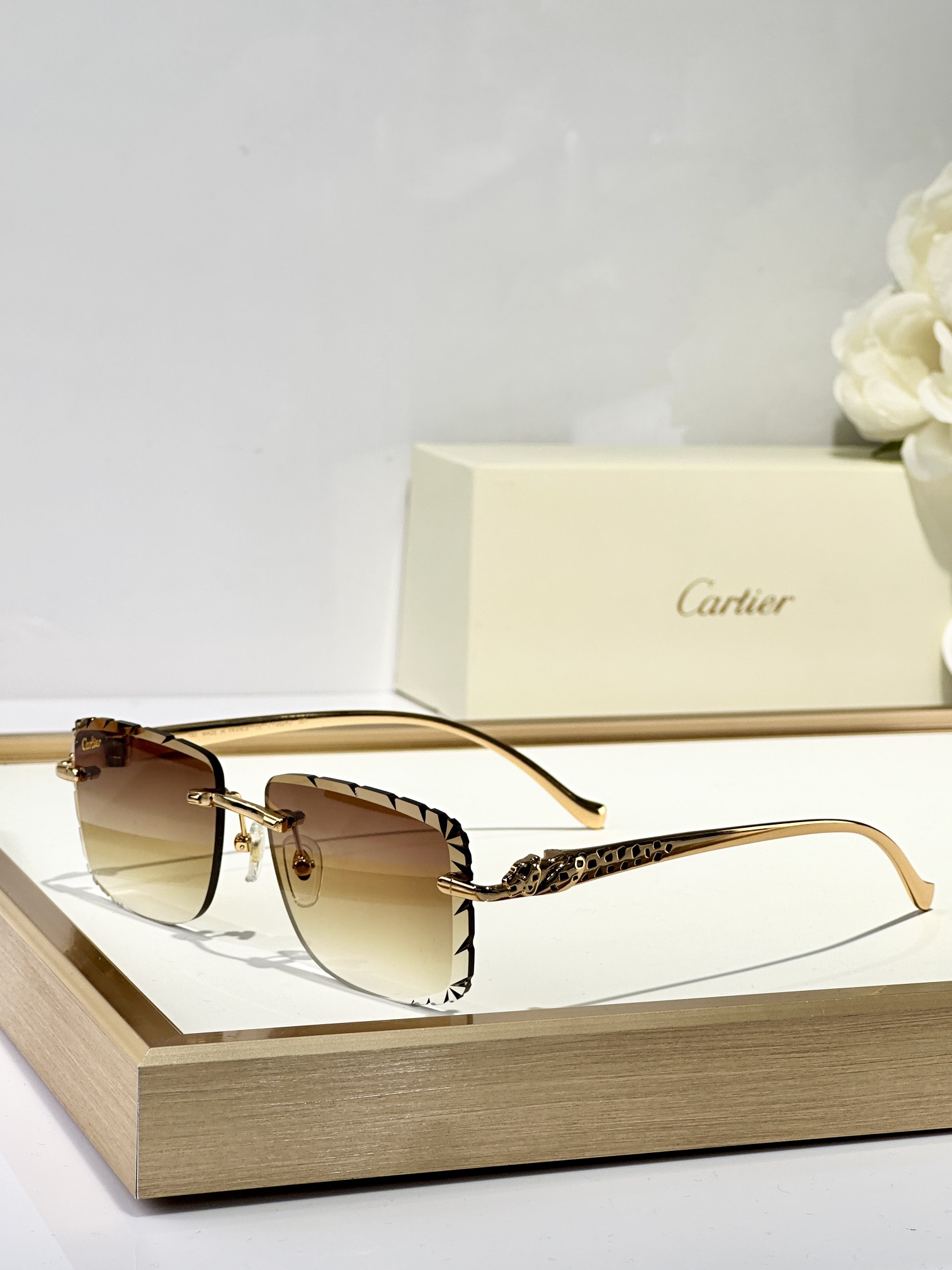  Cartier
MOD：CT9527O
Size：56口17 130

