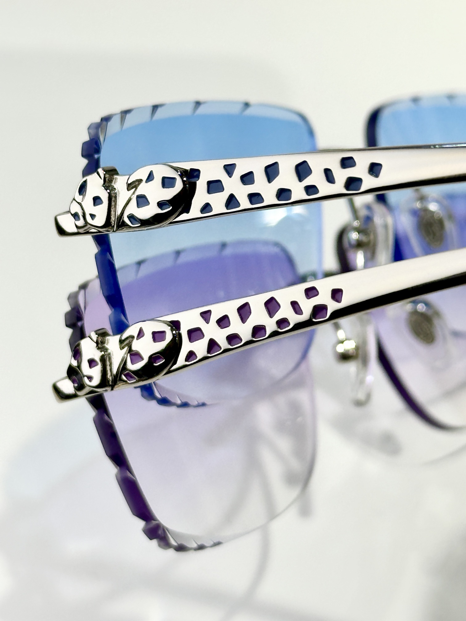  Cartier
MOD：CT9527O
Size：56口17 130
