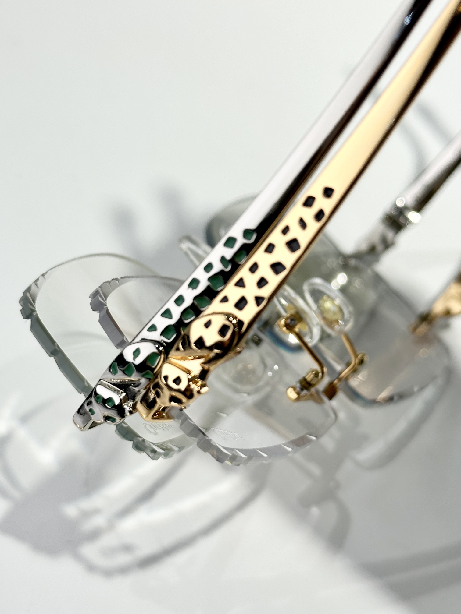  Cartier
MOD：CT9527O
Size：56口17 130
