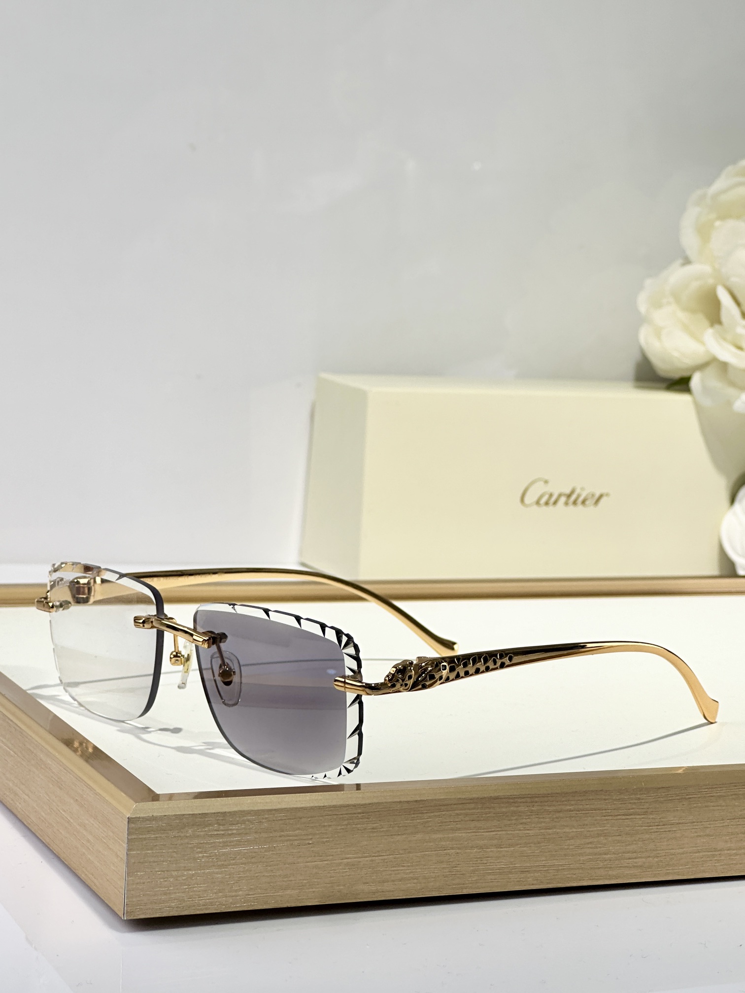  Cartier
MOD：CT9527O
Size：56口17 130
