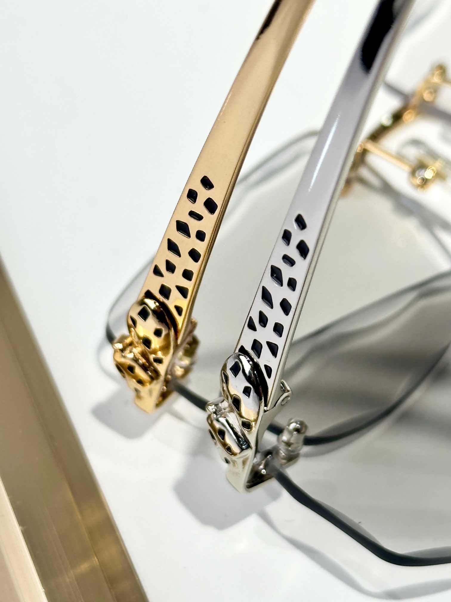  Cartier
MOD：CT9527O
Size：50口17 130
