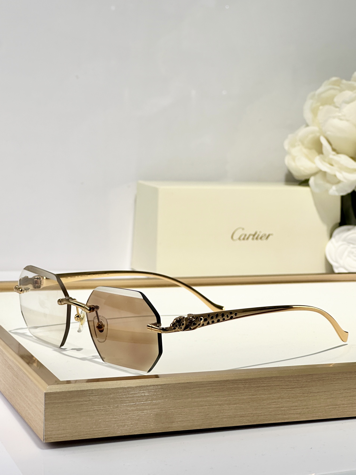  Cartier
MOD：CT9527O
Size：56口17 130
