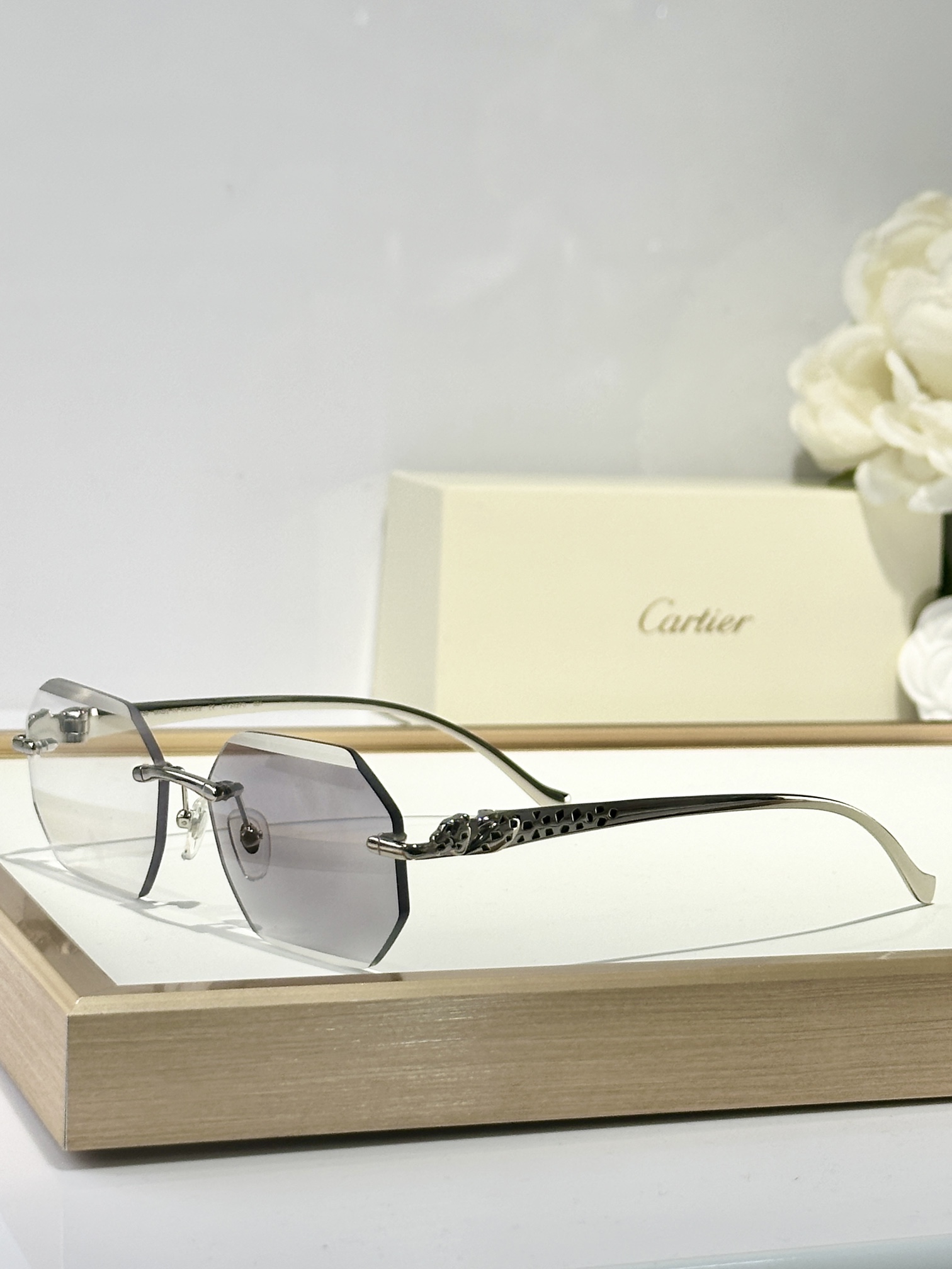  Cartier
MOD：CT9527O
Size：56口17 130
