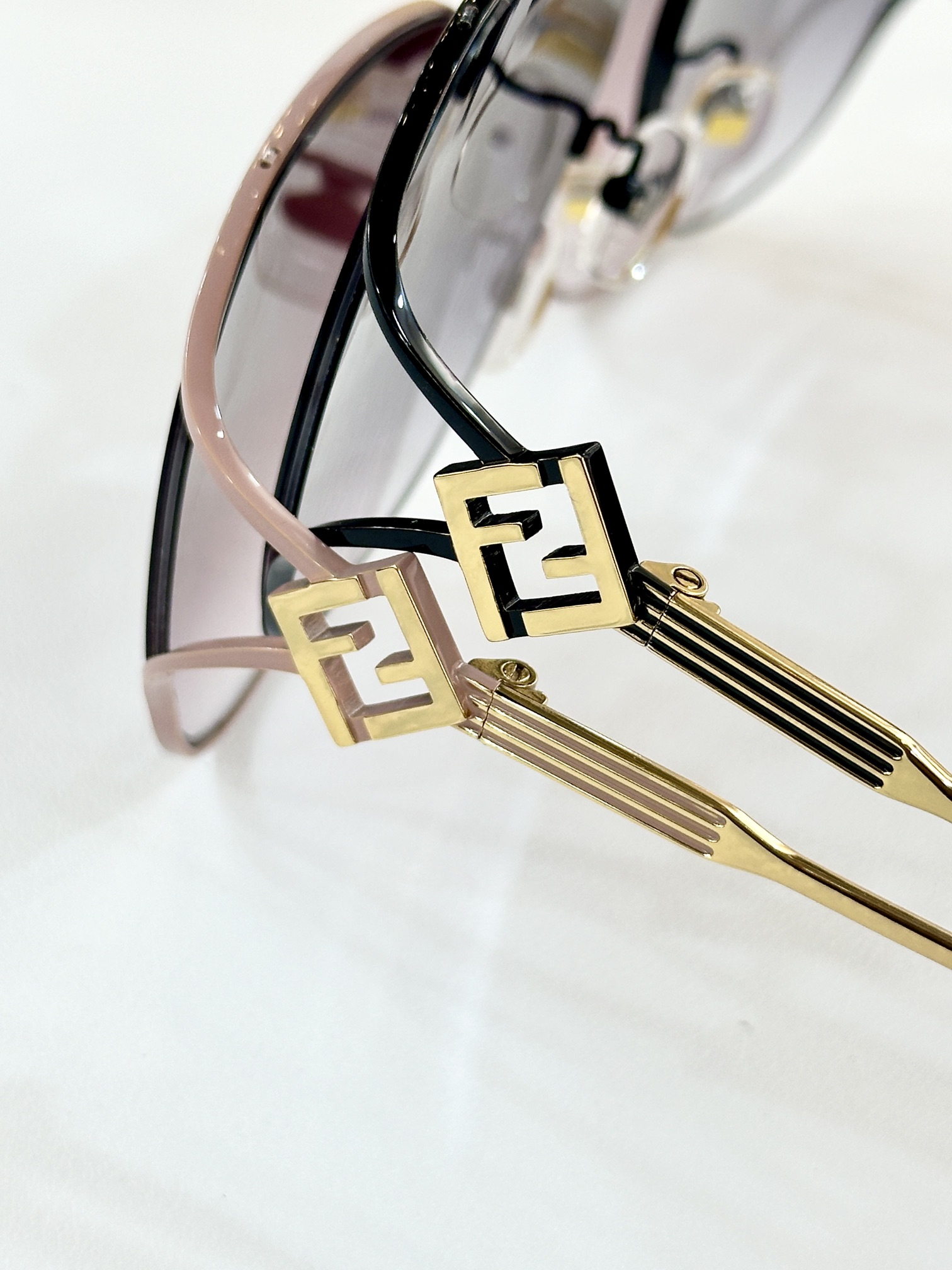  FENDI
MOD：FD8135
Size：58口18-145
