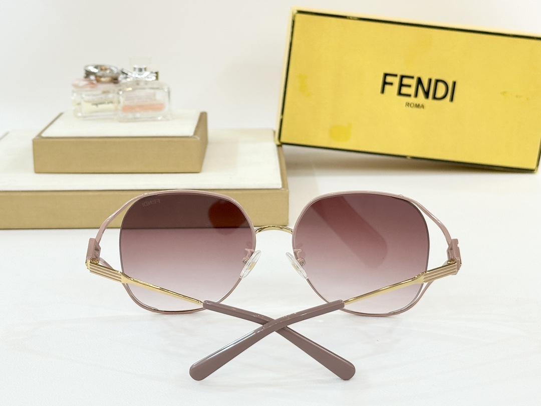  FENDI
MOD：FD8135
Size：58口18-145
