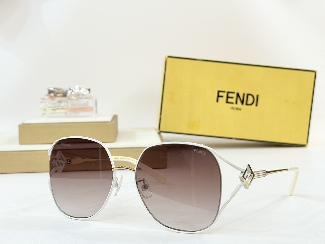  FENDI
MOD：FD8135
Size：58口18-145
