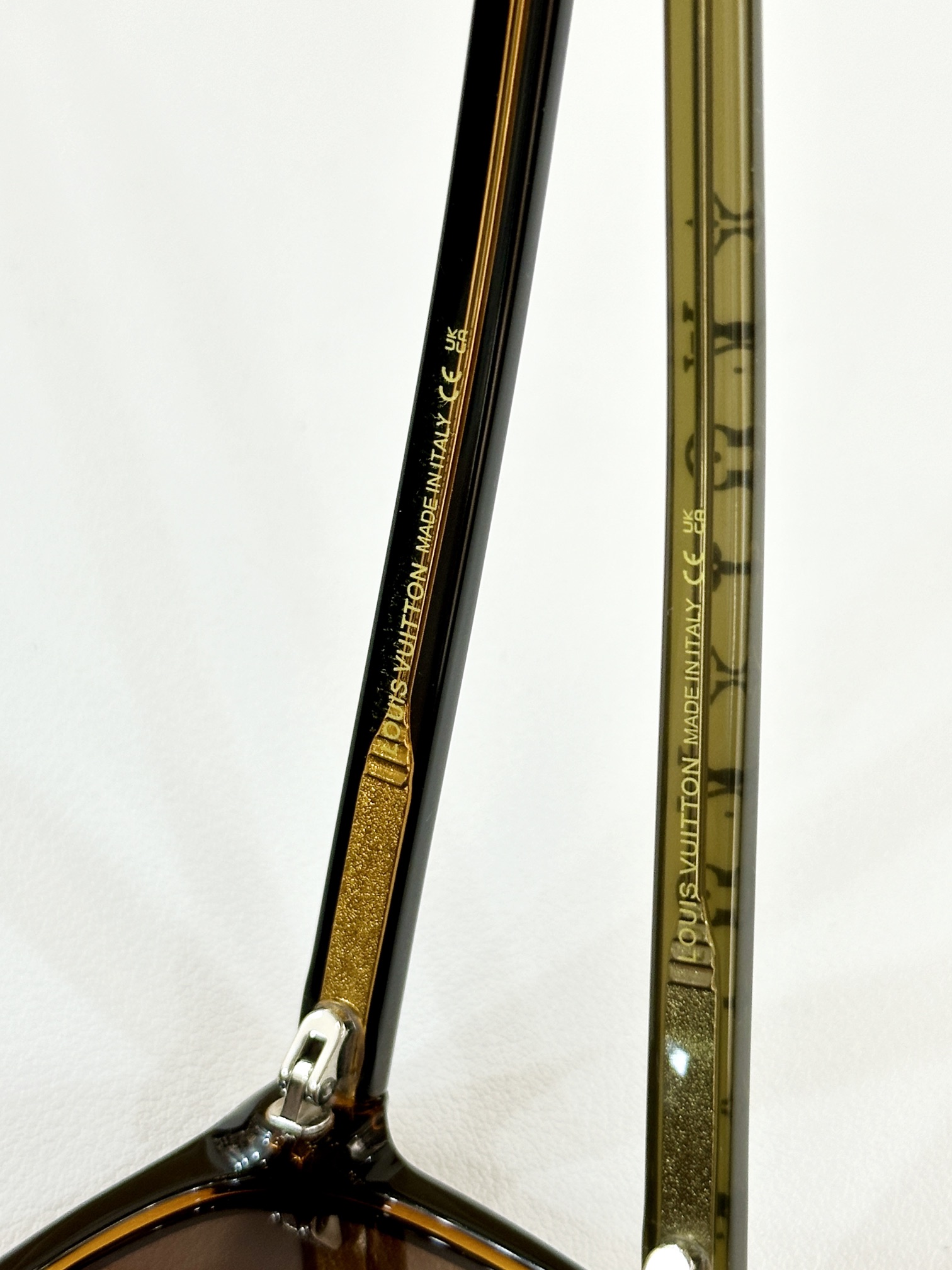 。LOUIS VUITTO*
MOD：Z1872
Size：56口18-145
