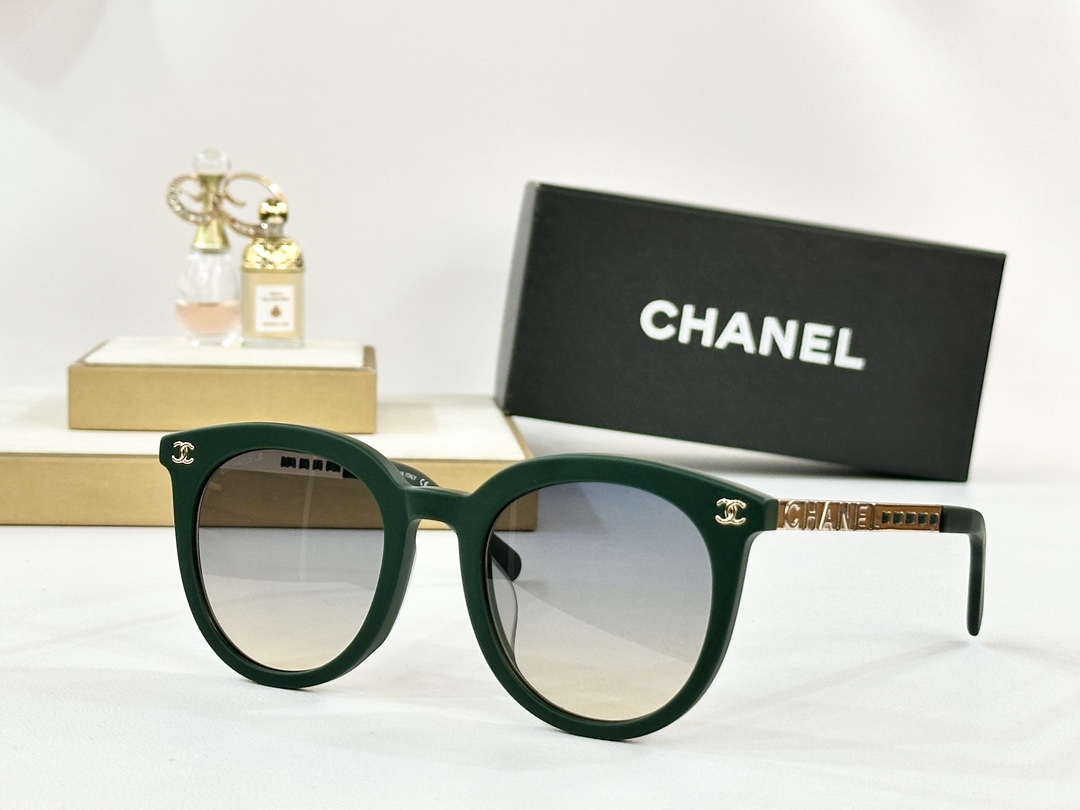  CHANEL
MOD：CH7358
Size：53口23-145
