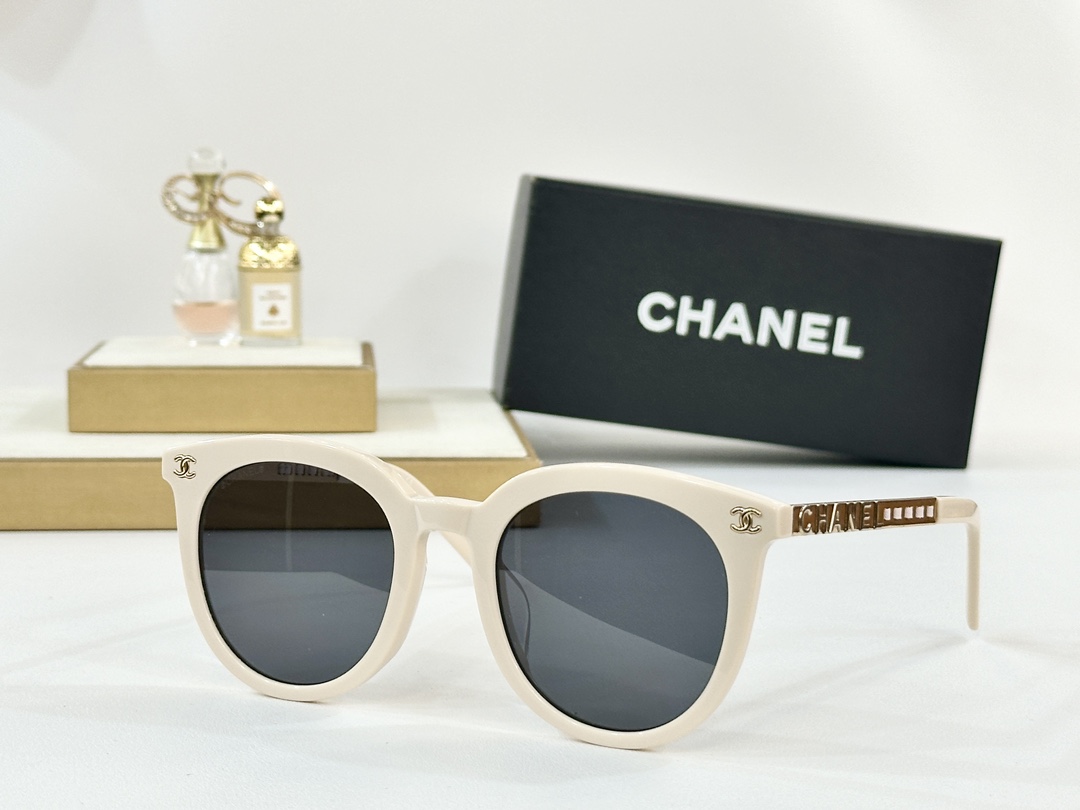  CHANEL
MOD：CH7358
Size：53口23-145
