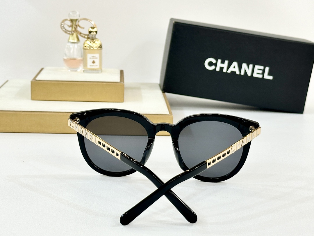  CHANEL
MOD：CH7358
Size：53口23-145

