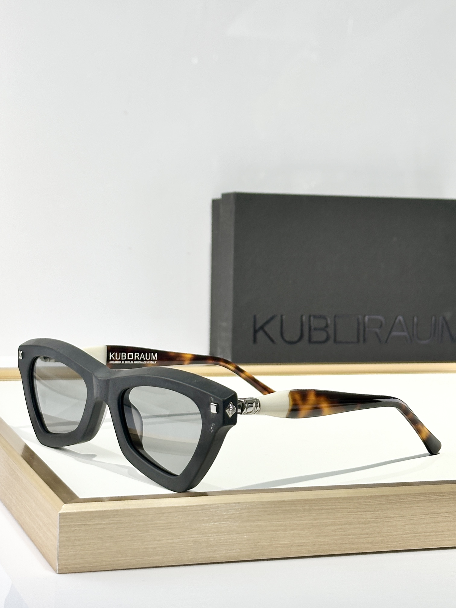  Kub Raum
MODEL：Maske J7
SIZE：51口20 145
