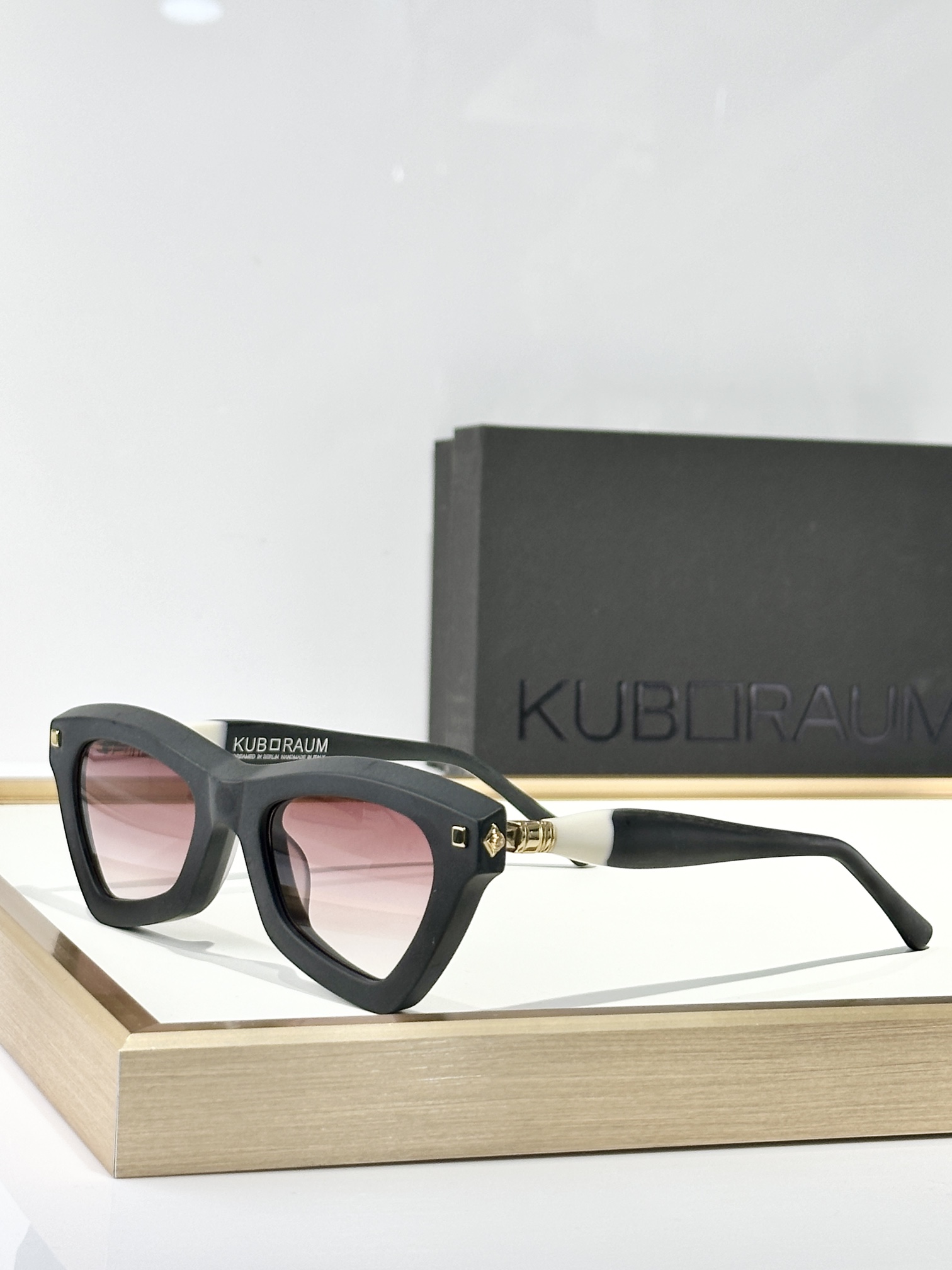  Kub Raum
MODEL：Maske J7
SIZE：51口20 145
