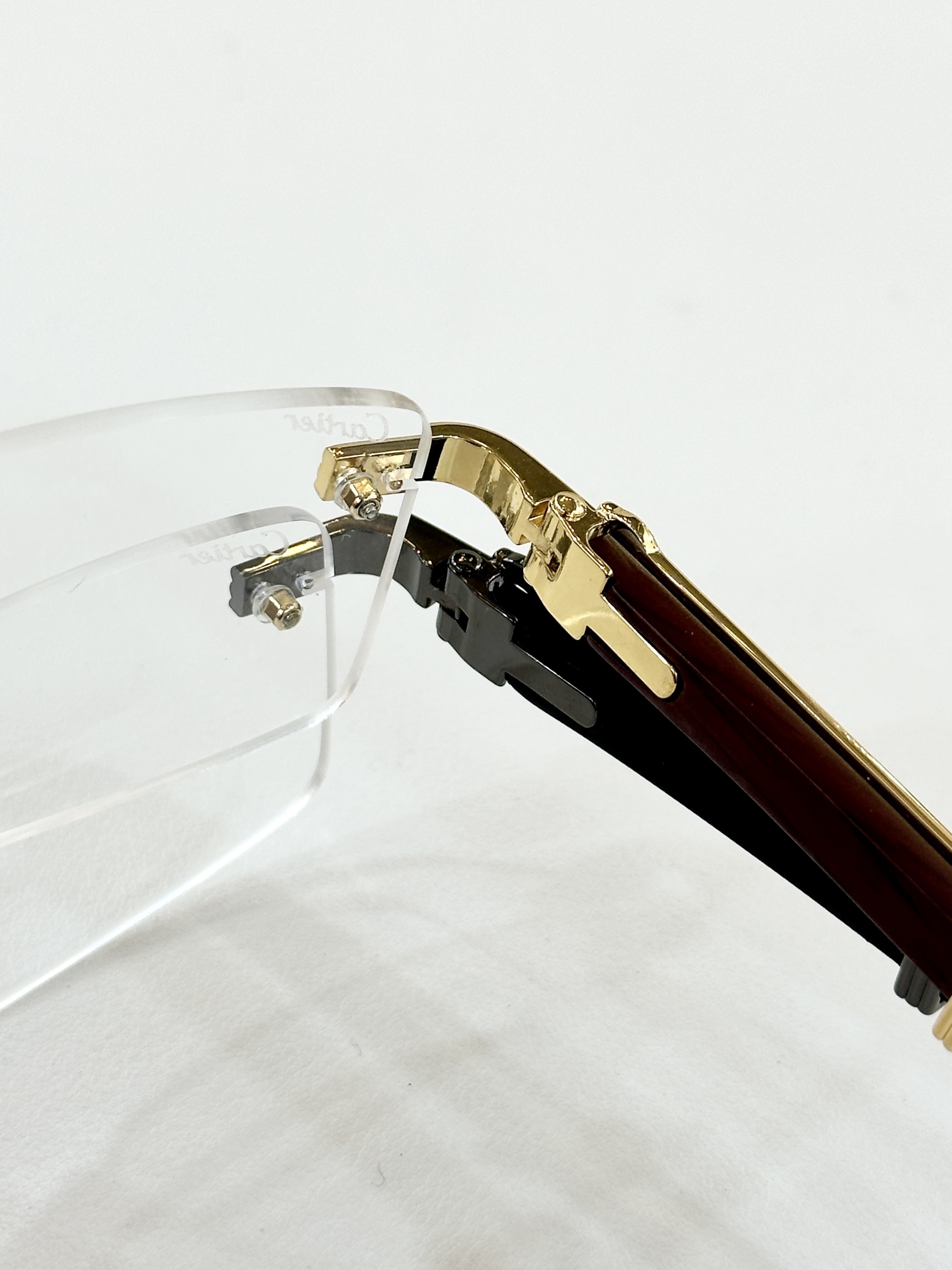  Cartier
MOD：CT04850S
Size：55口18-145
