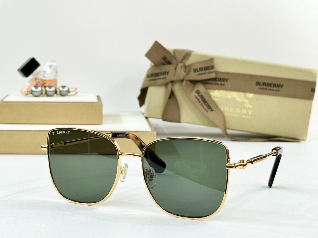  BURBERRY
MOD：BE6019
Size：57口17 142
