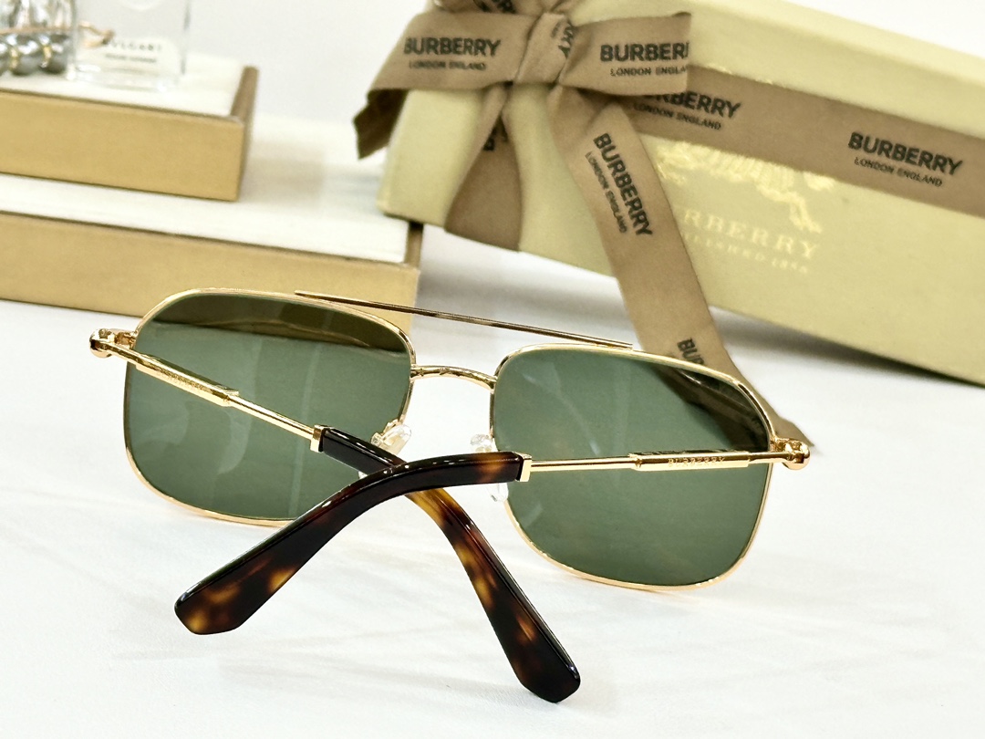 BURBERRY
MOD：BE6020
Size：57口17 142
