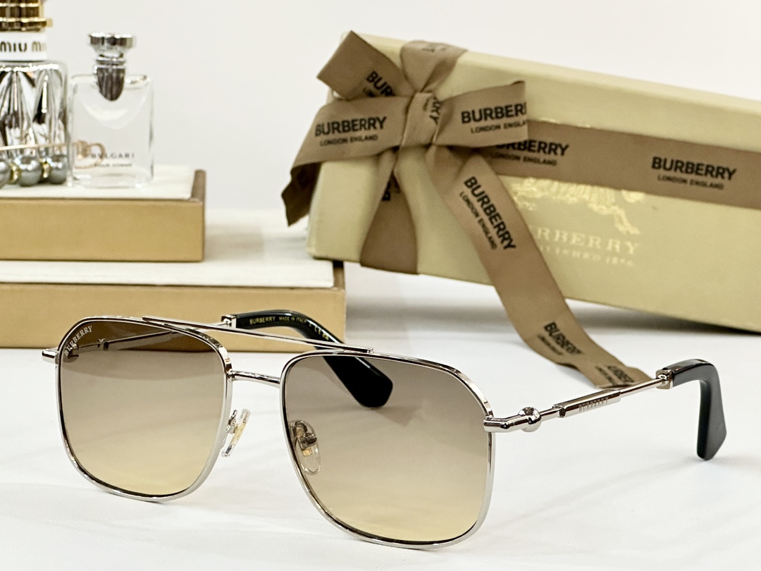  BURBERRY
MOD：BE6020
Size：57口17 142
