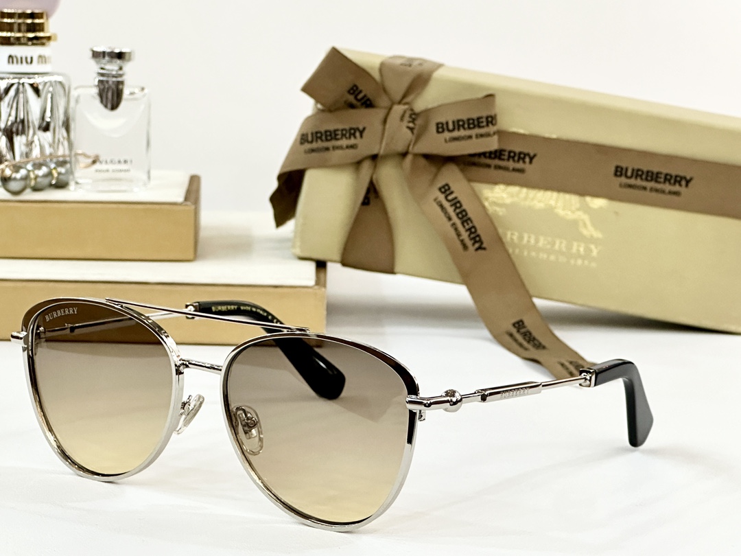  BURBERRY
MOD：BE6021
Size：58口16 142

