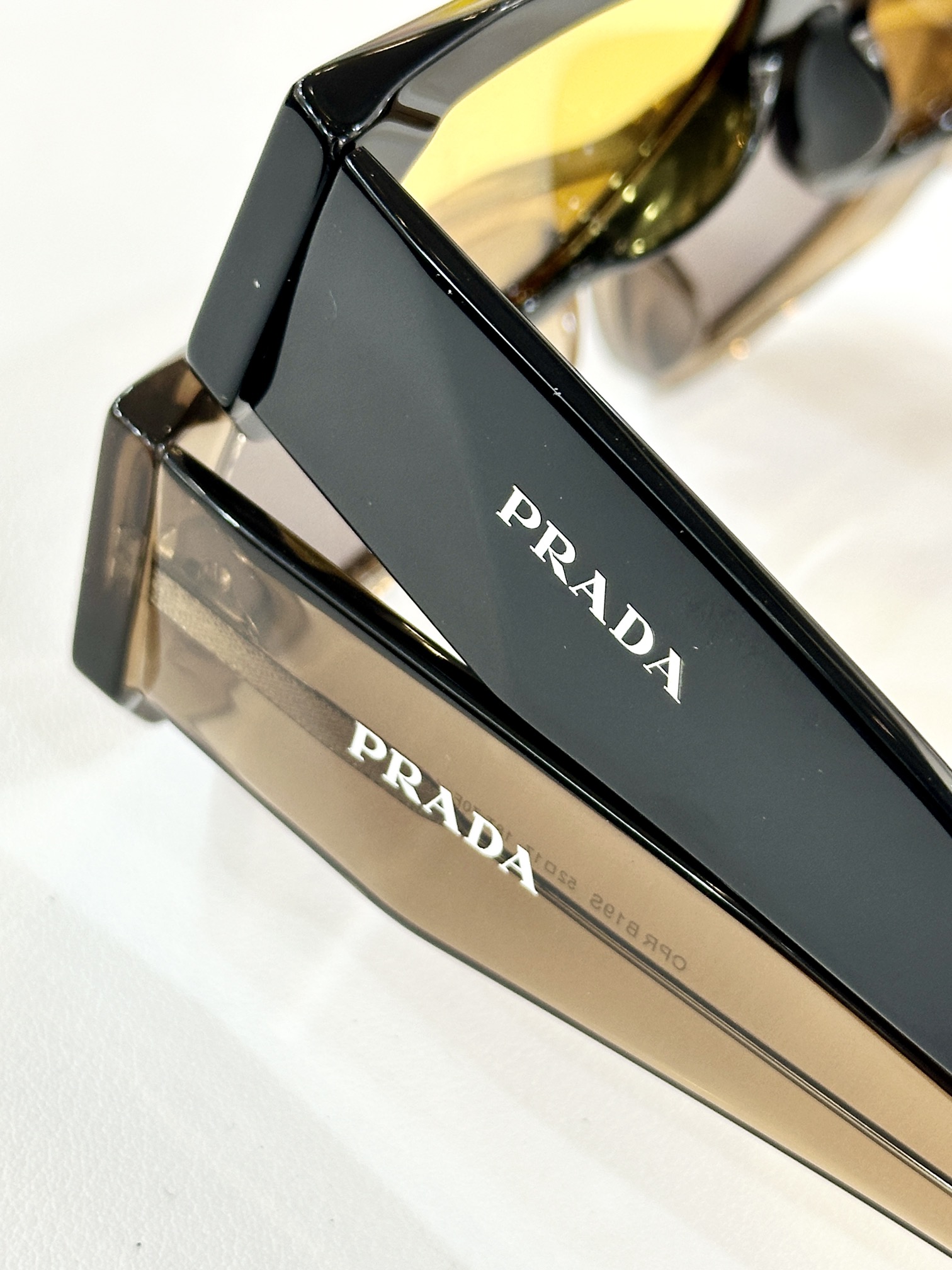  PRADA
MOD：OPRB19S
Size：52口17 145
