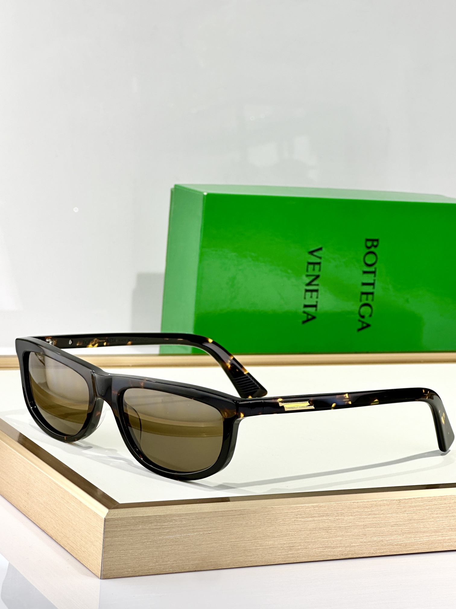  Bottega Veneta
MOD：BV1327S 
size：58口17-125

