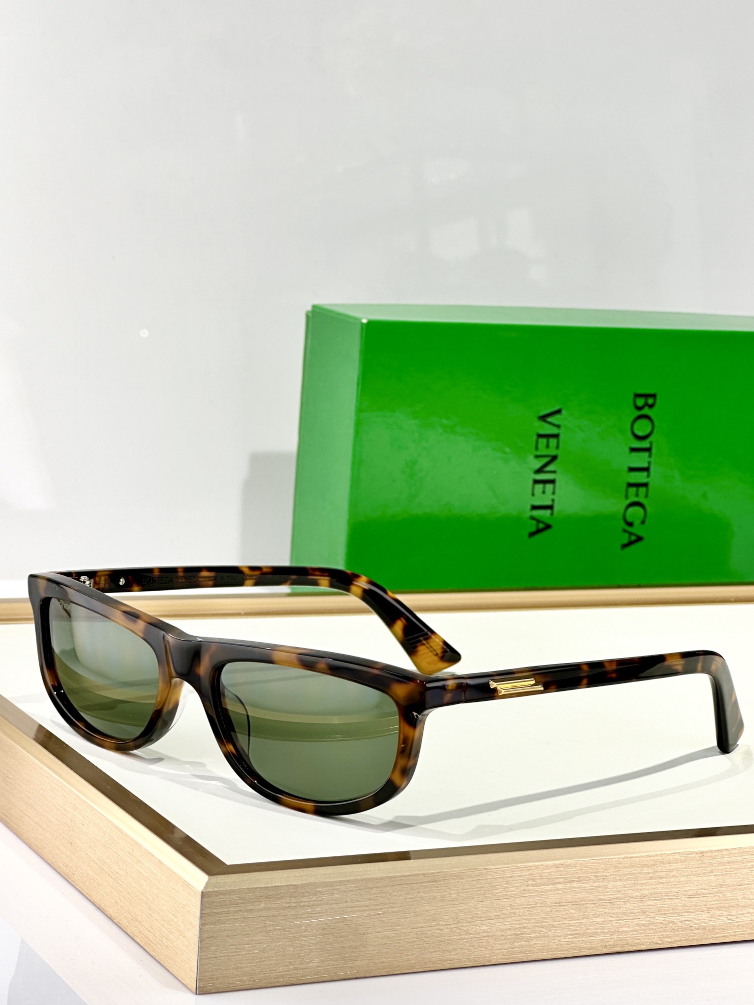  Bottega Veneta
MOD：BV1327S 
size：58口17-125
