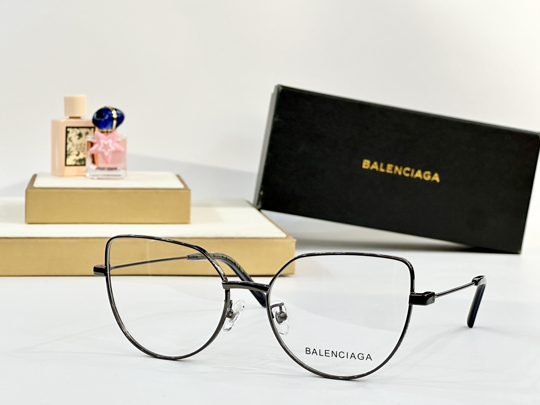  BALENCIAG* 
MOD：BB0197O
SIZE：56口16-140
