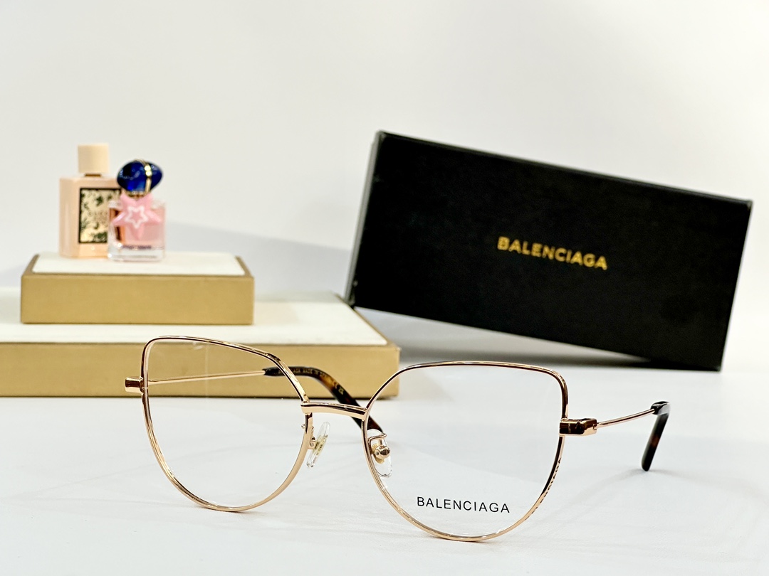  BALENCIAG* 
MOD：BB0197O
SIZE：56口16-140
