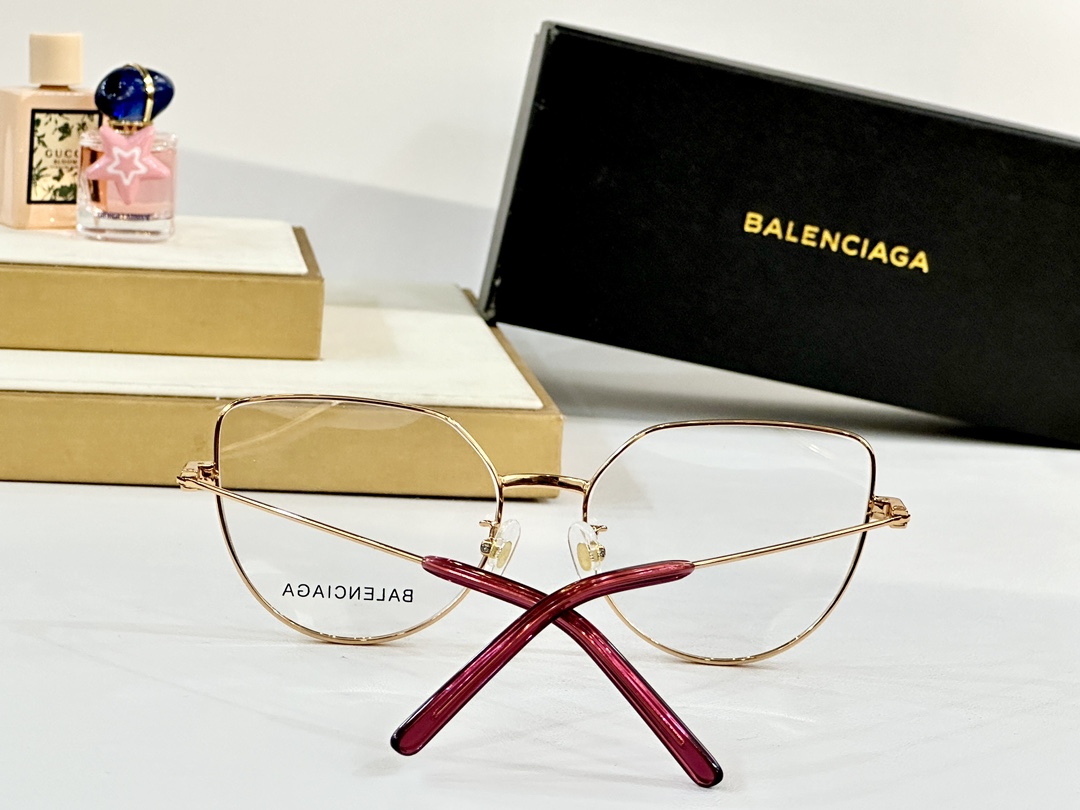  BALENCIAG* 
MOD：BB0197O
SIZE：56口16-140
