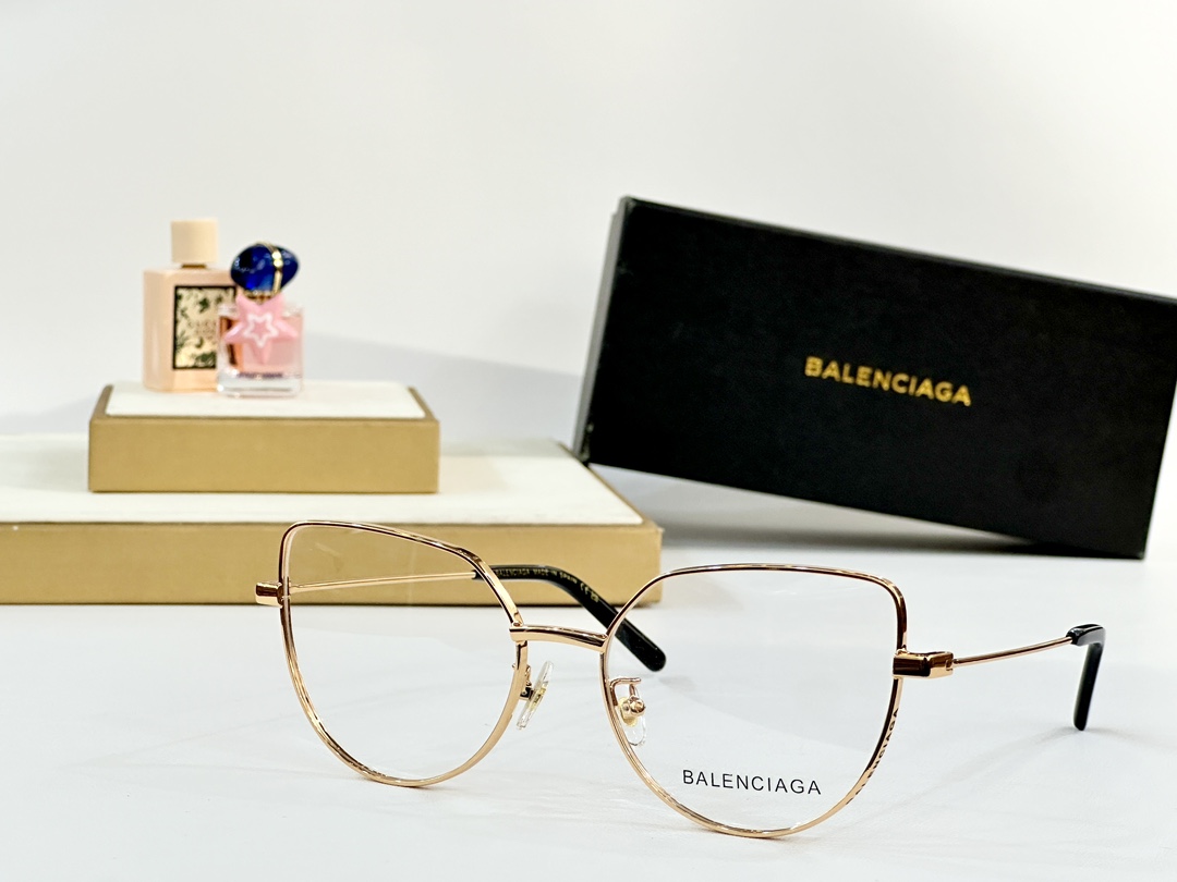  BALENCIAG* 
MOD：BB0197O
SIZE：56口16-140
