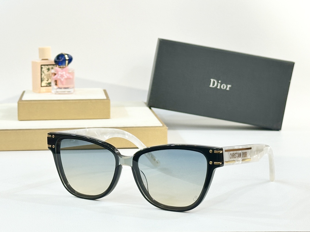  Dior
MOD：DSGTA31UCR
Size：54口18 145
