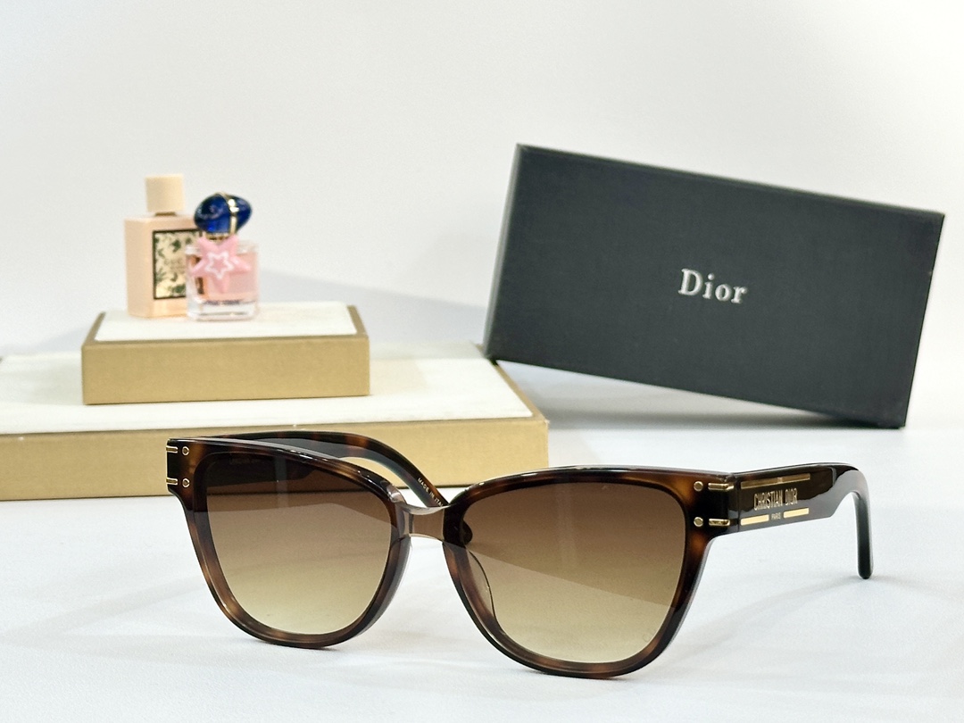  Dior
MOD：DSGTA31UCR
Size：54口18 145
