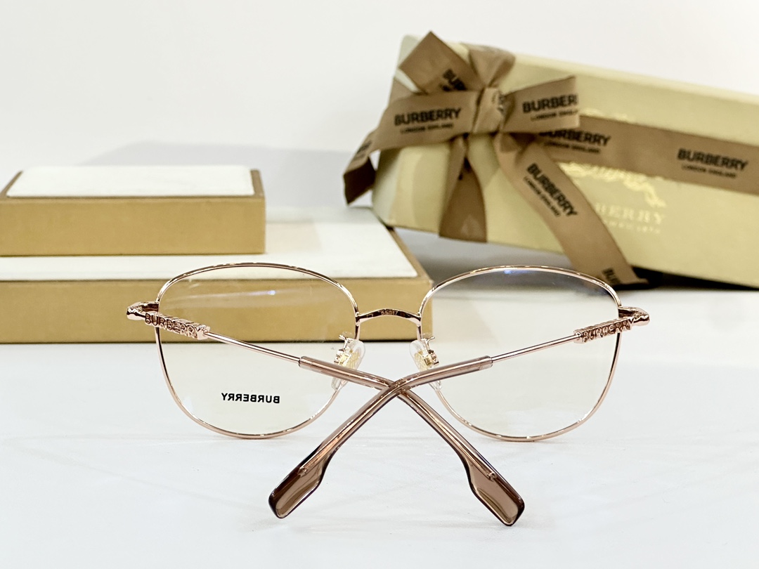  BURBERRY
MOD：1376
Size：55口17 140

