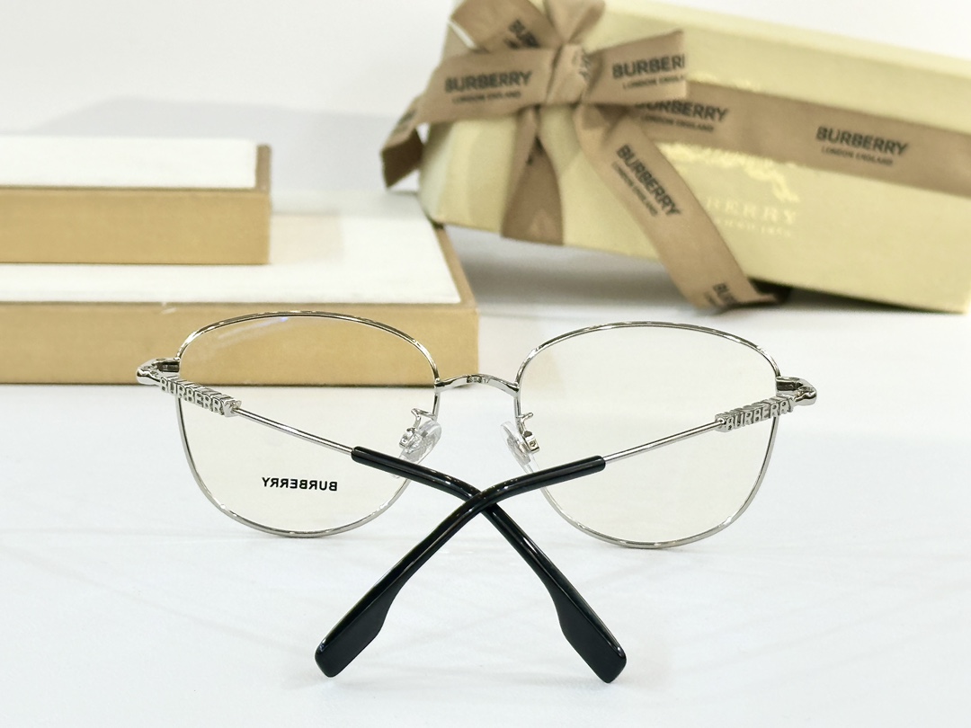  BURBERRY
MOD：1376
Size：55口17 140

