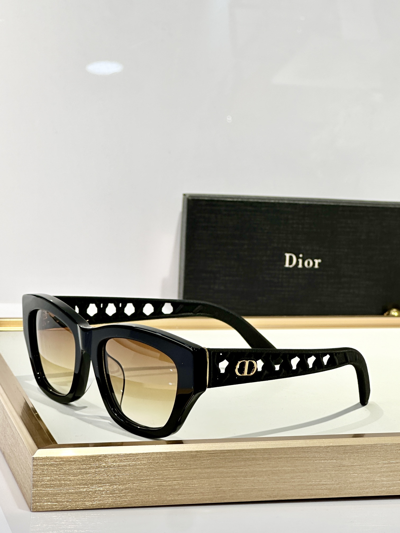  DIOR
MOD：VeryDior S2F
Size：55口19 140
