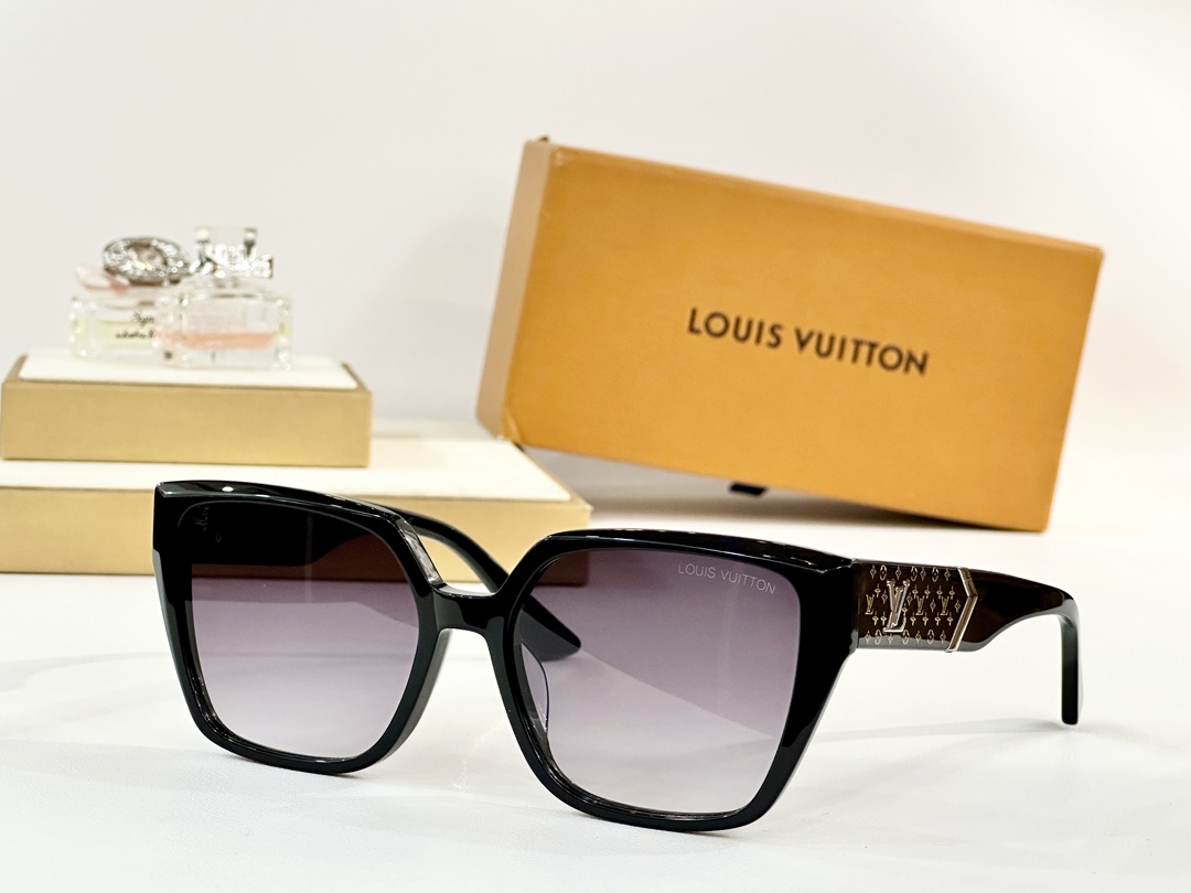  LOUIS VUITTON
MOD：Z1869
Size：54口18-145
