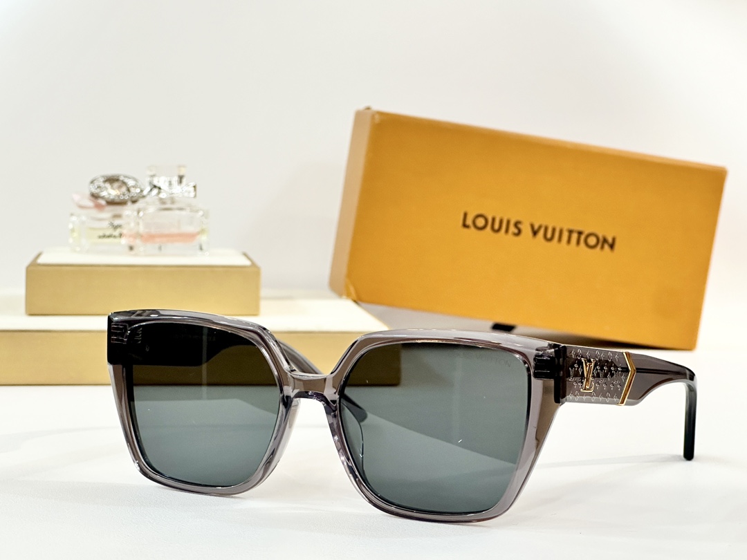  LOUIS VUITTON
MOD：Z1869
Size：54口18-145
