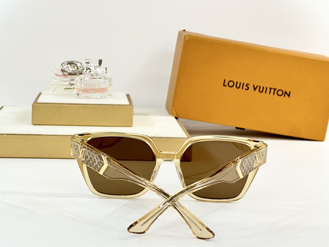  LOUIS VUITTON
MOD：Z1869
Size：54口18-145
