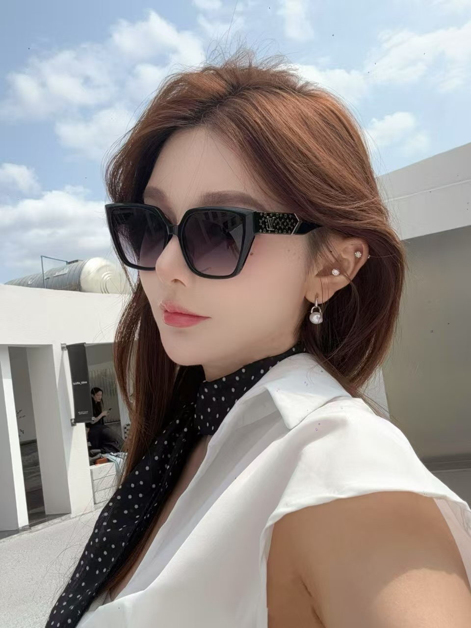  LOUIS VUITTON
MOD：Z1869
Size：54口18-145
