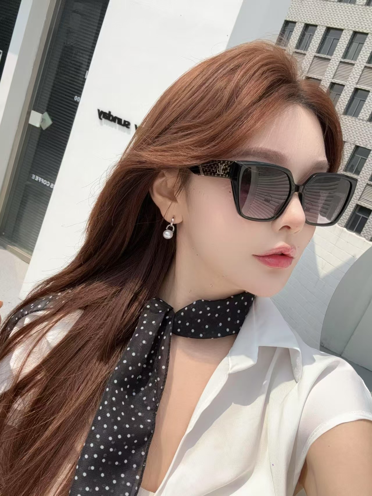  LOUIS VUITTON
MOD：Z1869
Size：54口18-145
