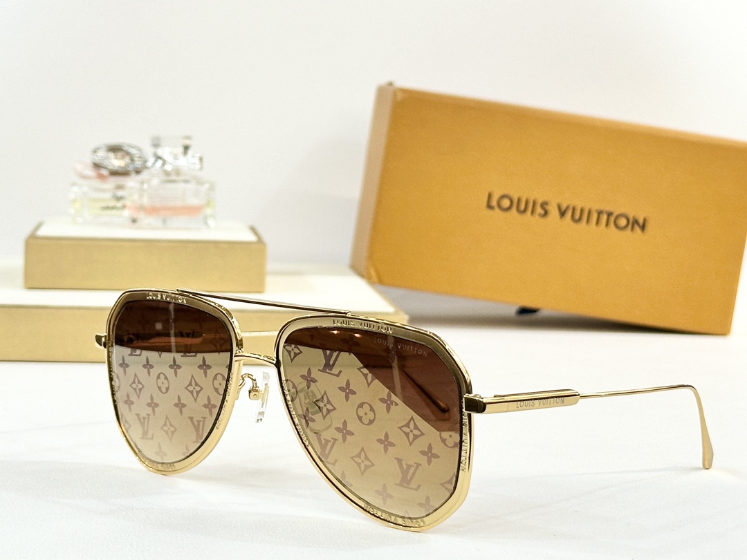  LOUIS VUITTON
MOD：Z1317
Size：56口19-145
